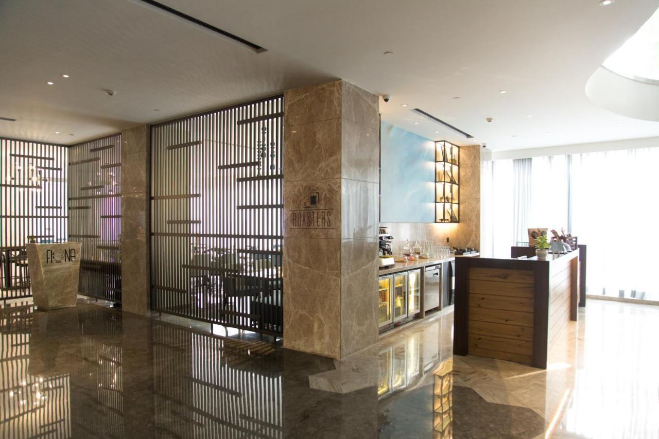 Radisson Blu Mumbai International Airport 호텔 외부 사진 The interior of the lounge
