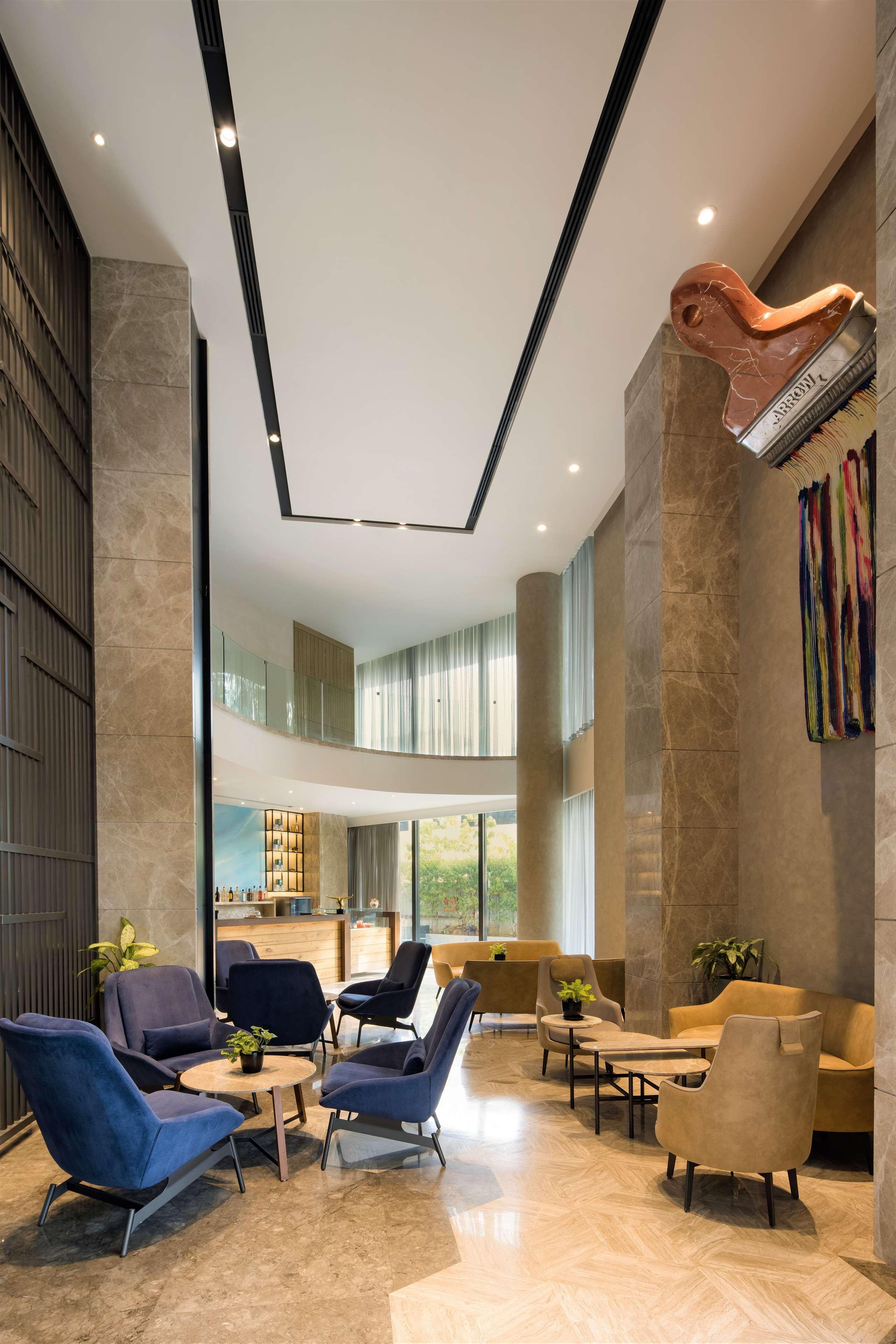 Radisson Blu Mumbai International Airport 호텔 외부 사진 The interior of the hotel